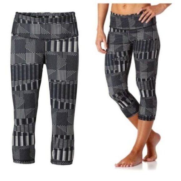 Patagonia Pants - Patagonia Centered Cropped Capri Leggings